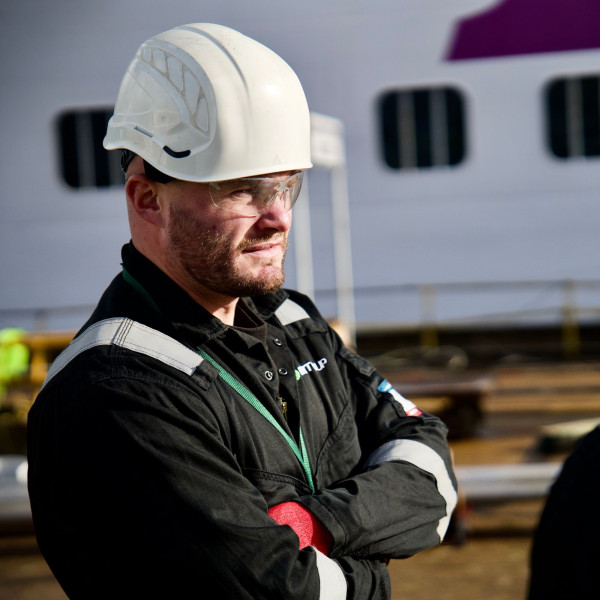 Consultation on a dockyard with Defence specialist