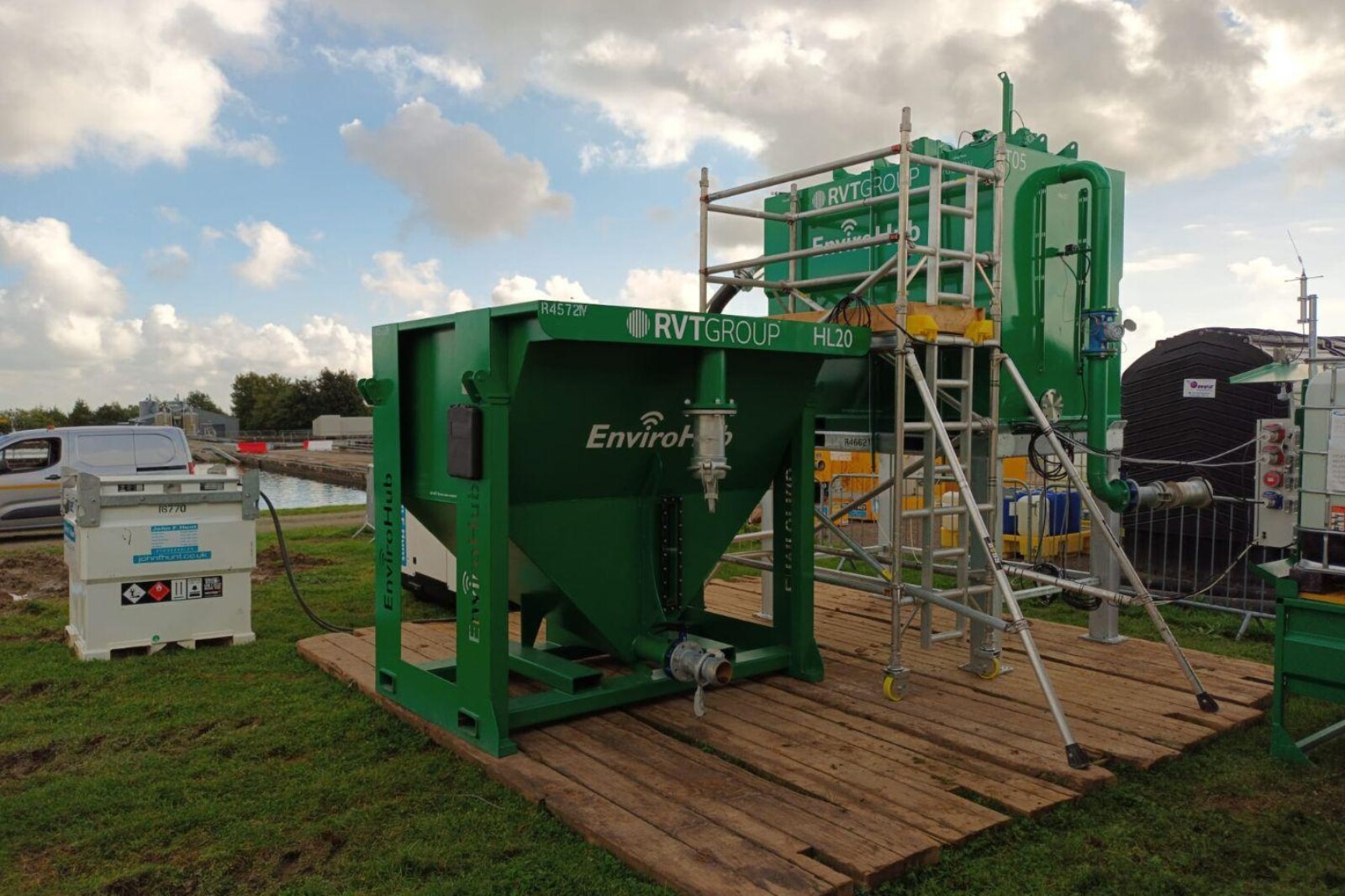 EnviroHub® HL20 Lamella Plate Settlement Tank and treatment tank ready for dewatering on site