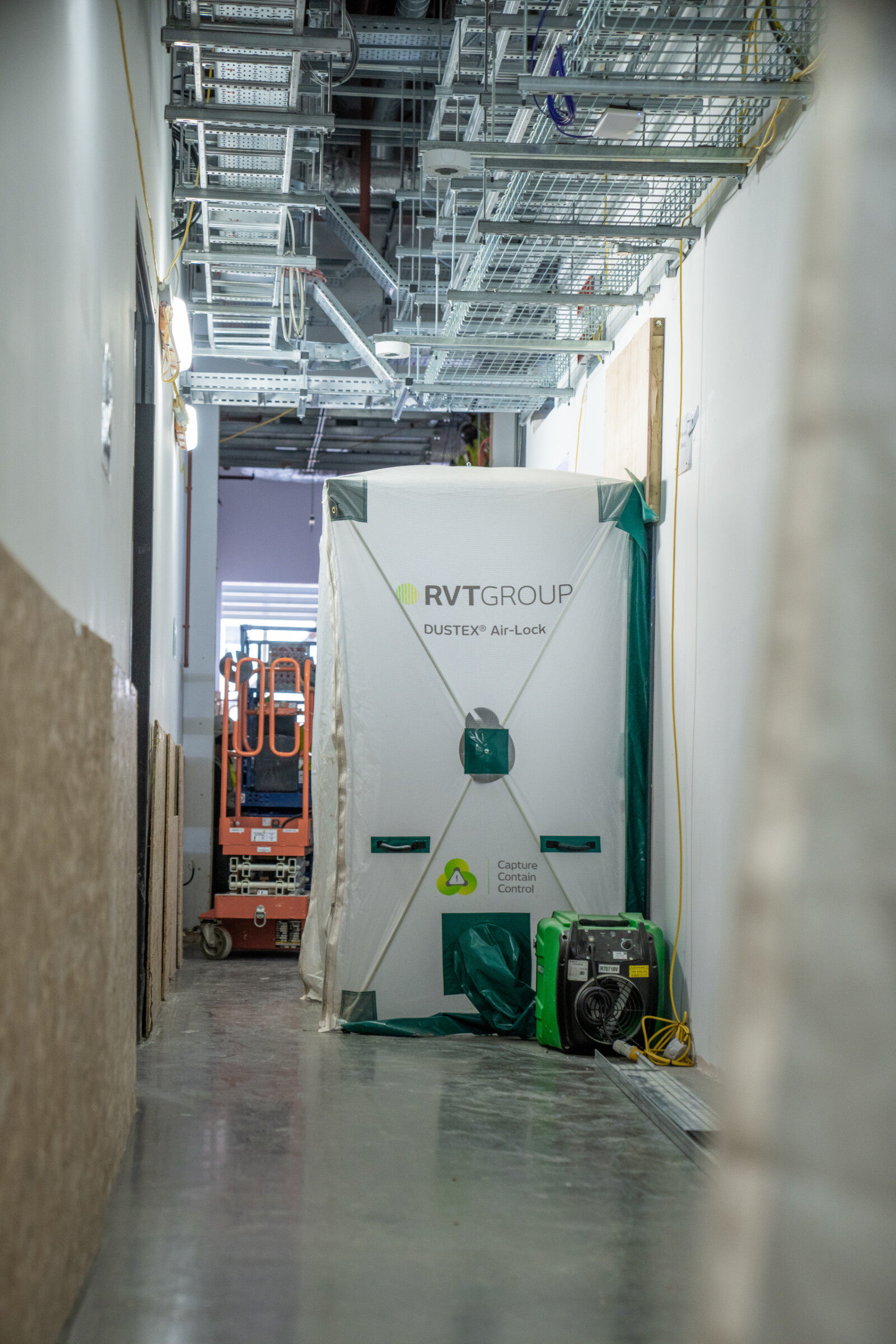 Dustex Airlock and Raptor extraction and enclosure system ready to produce negative pressure