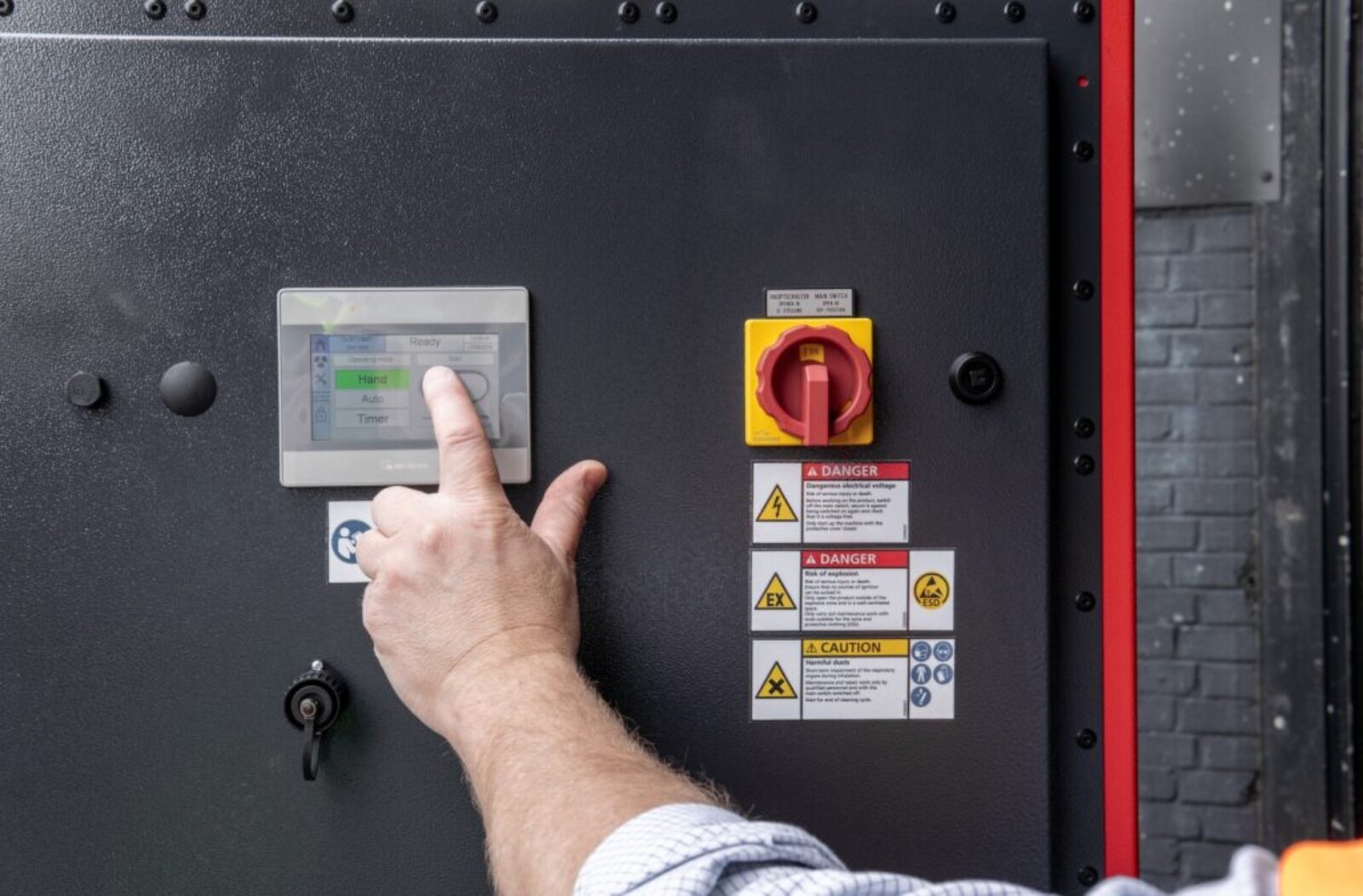 Dustex D5 dust extraction unit control panel in operation