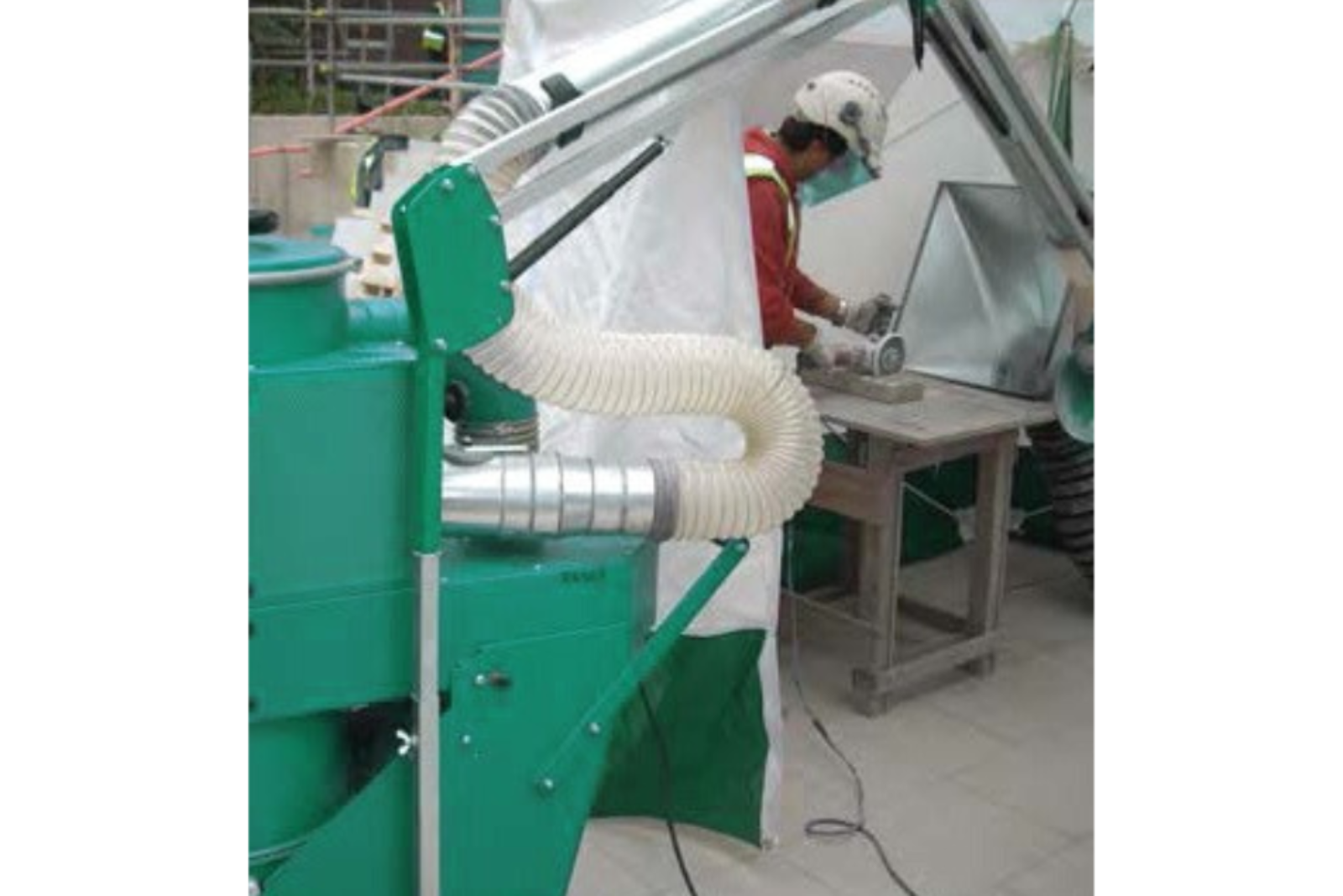 Dustex Dustomat 16 Unit extracting dust from a wood work station