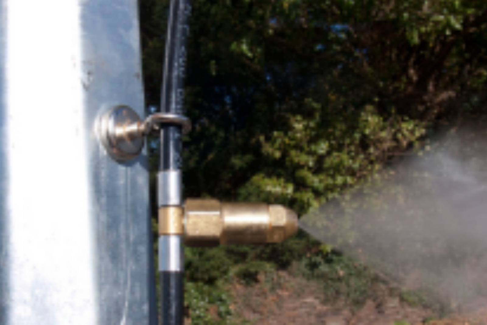 Dustex Hydramist 10 water line attachment in action