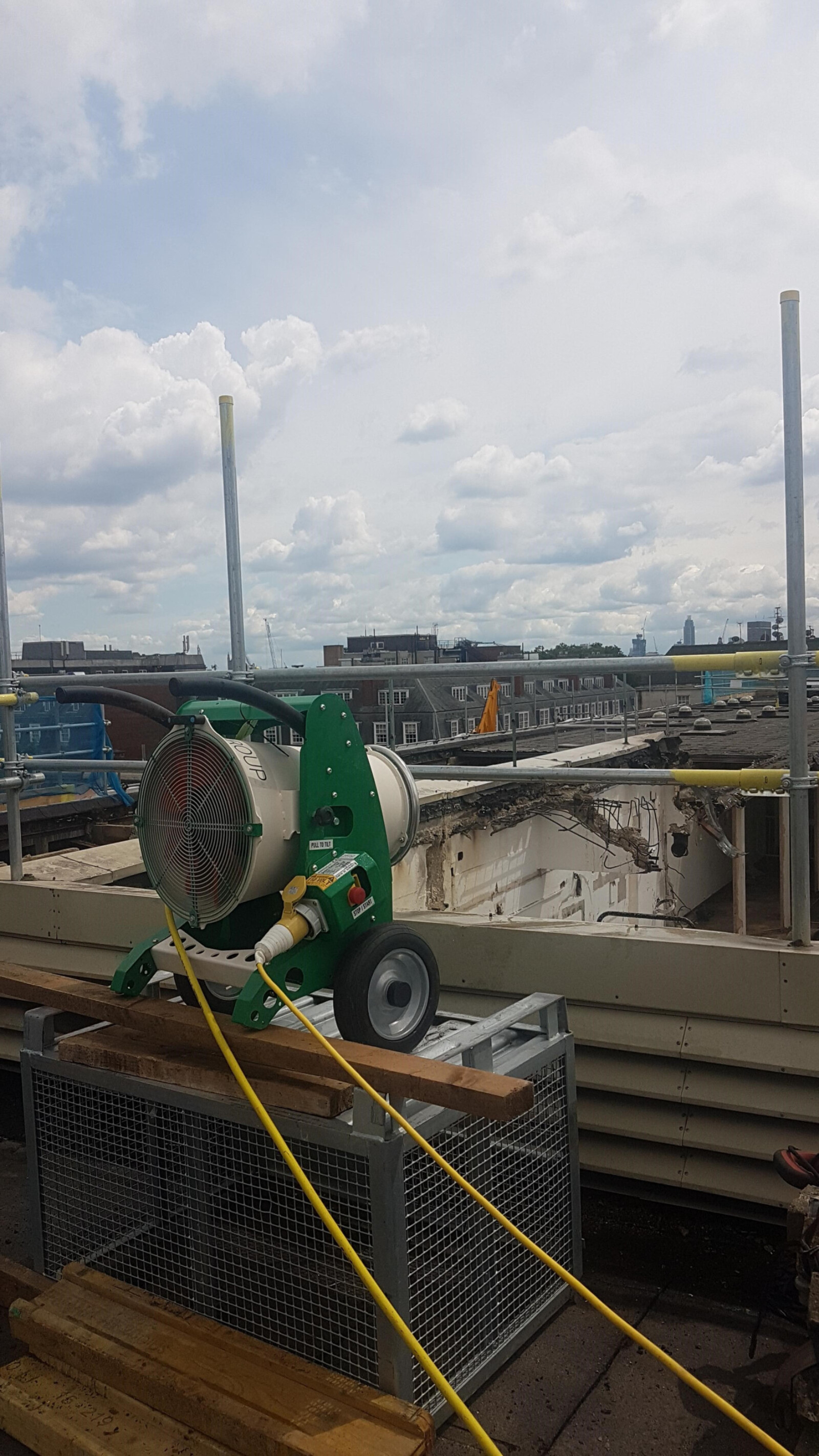 Dustex Hydramist 13 dust suppression unit on site