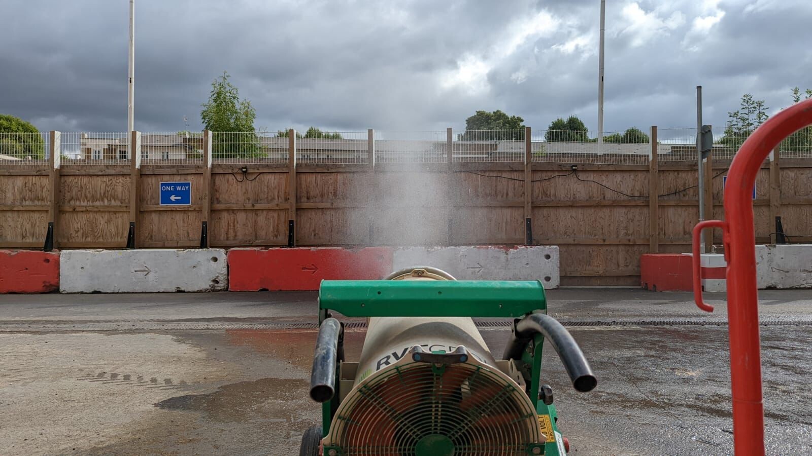 Dustex Hydramist 13 dust suppression unit spraying water on site
