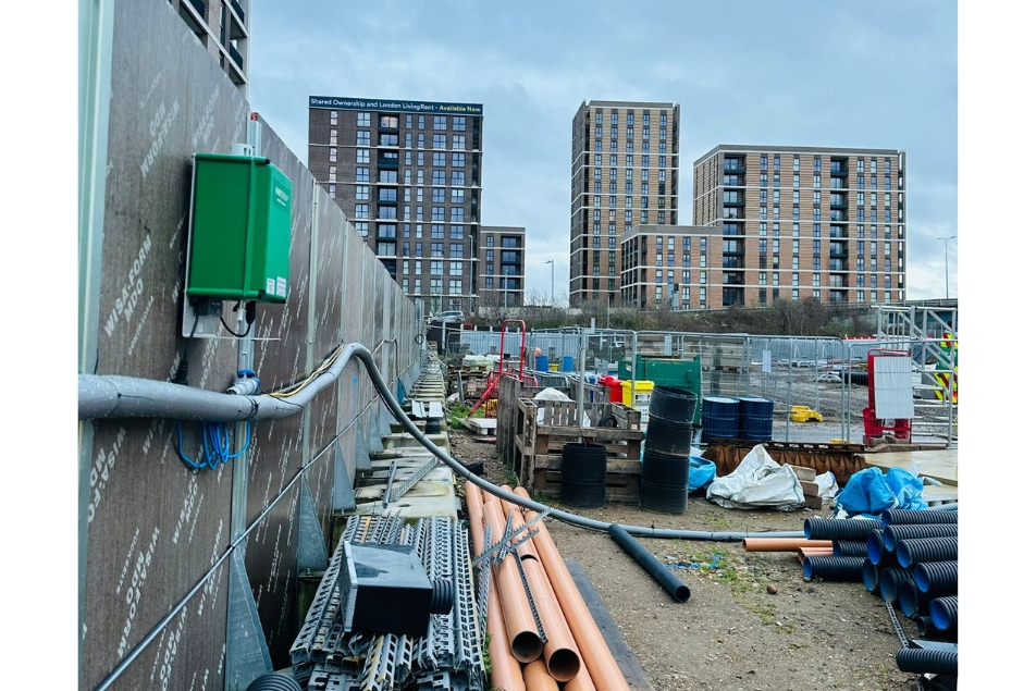 Dust monitoring in place on hoarding of a live project