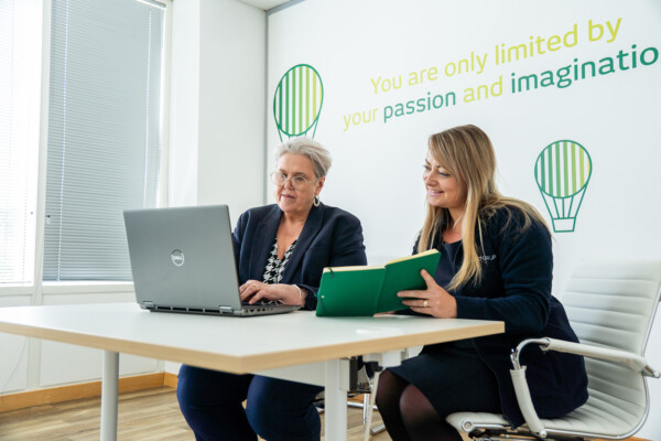 Dartford-Office-People-Teamwork