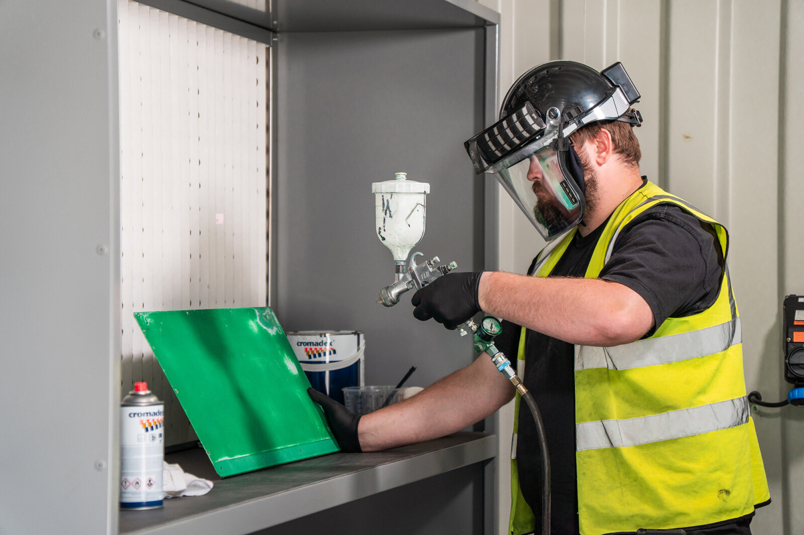 Ravex-Paint-Control-Container-Action-Spray